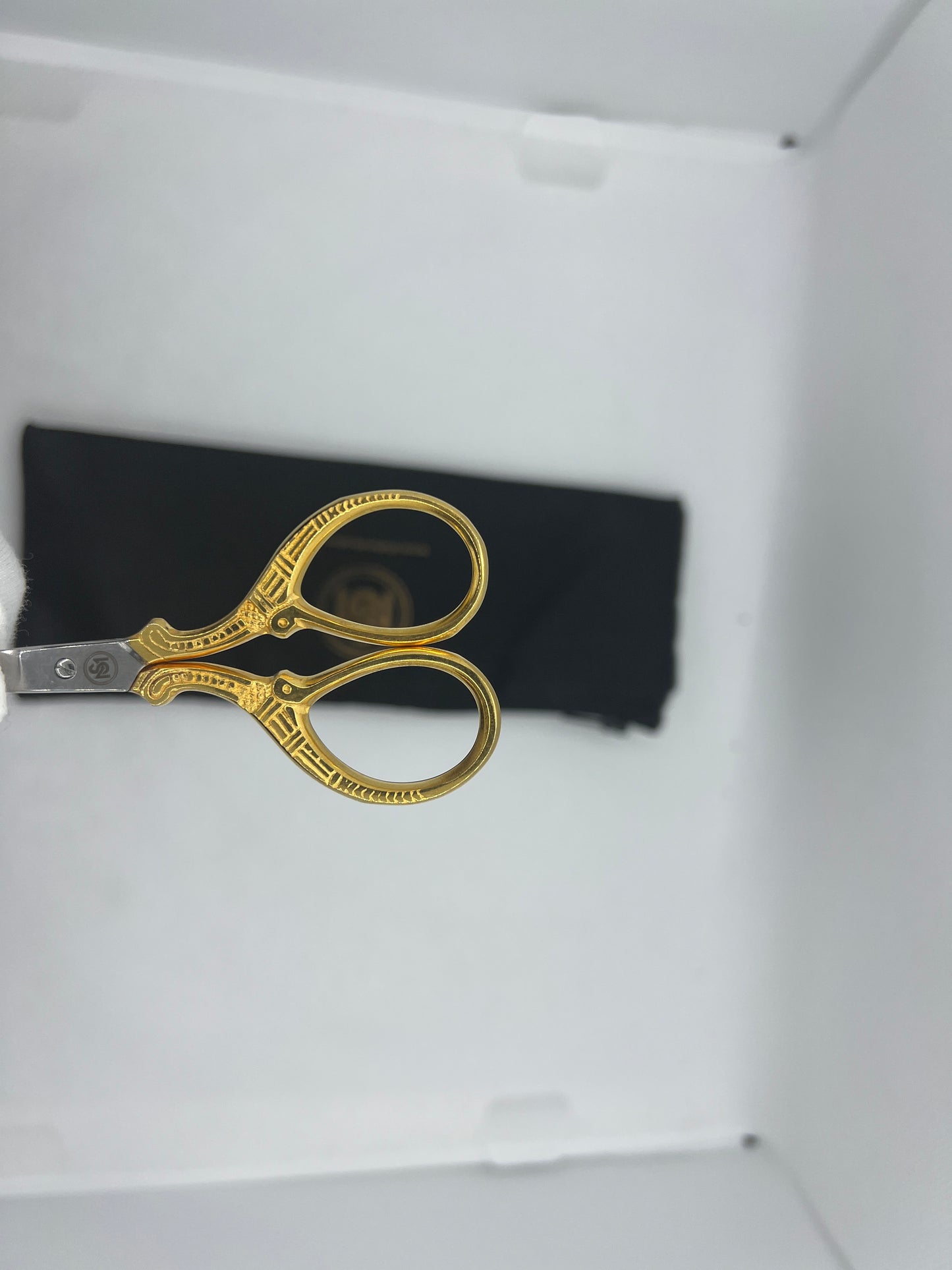 SM Micro-tip Embroidered Scissor Set