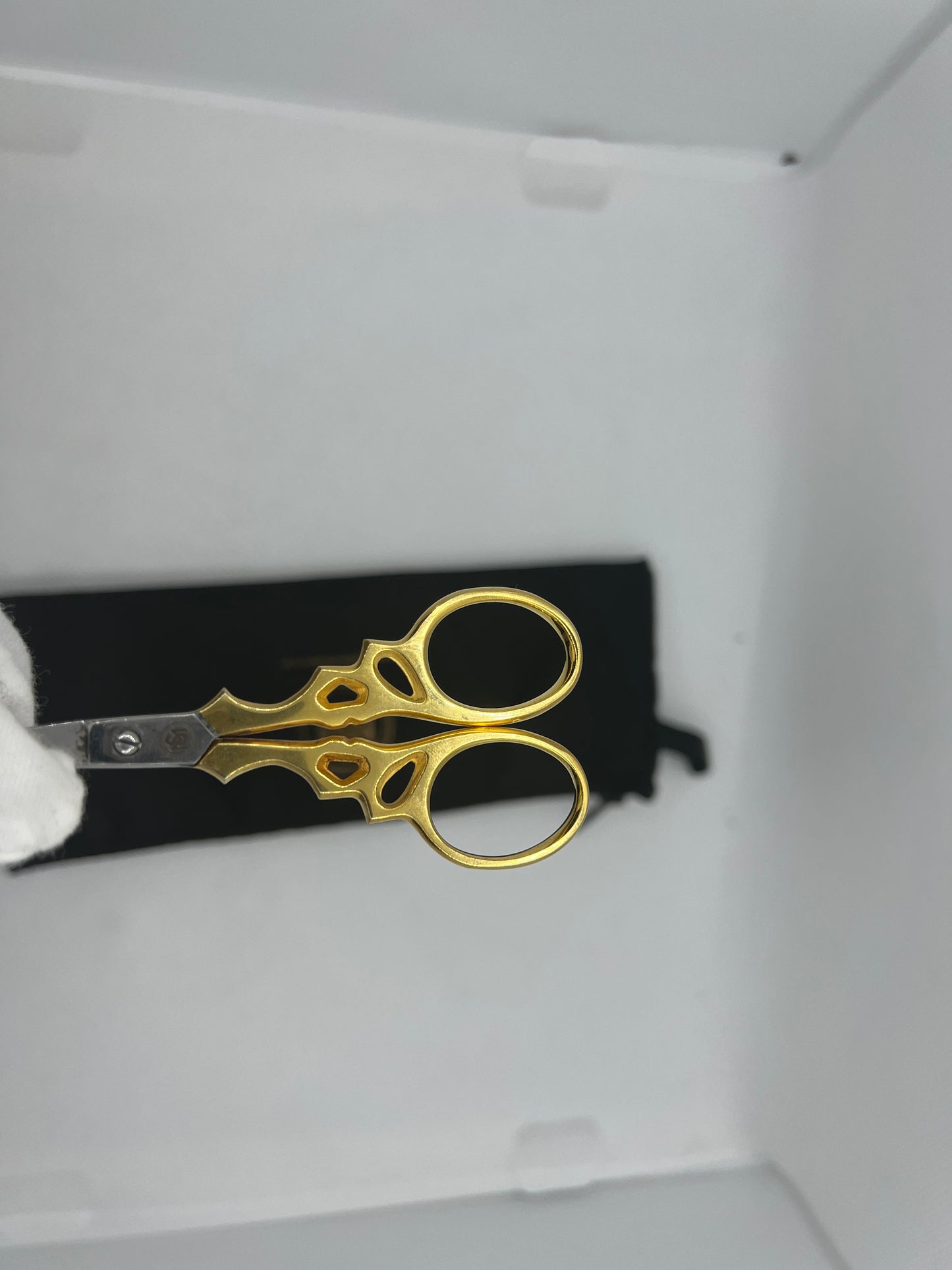 SM Micro-tip Embroidered Scissor Set