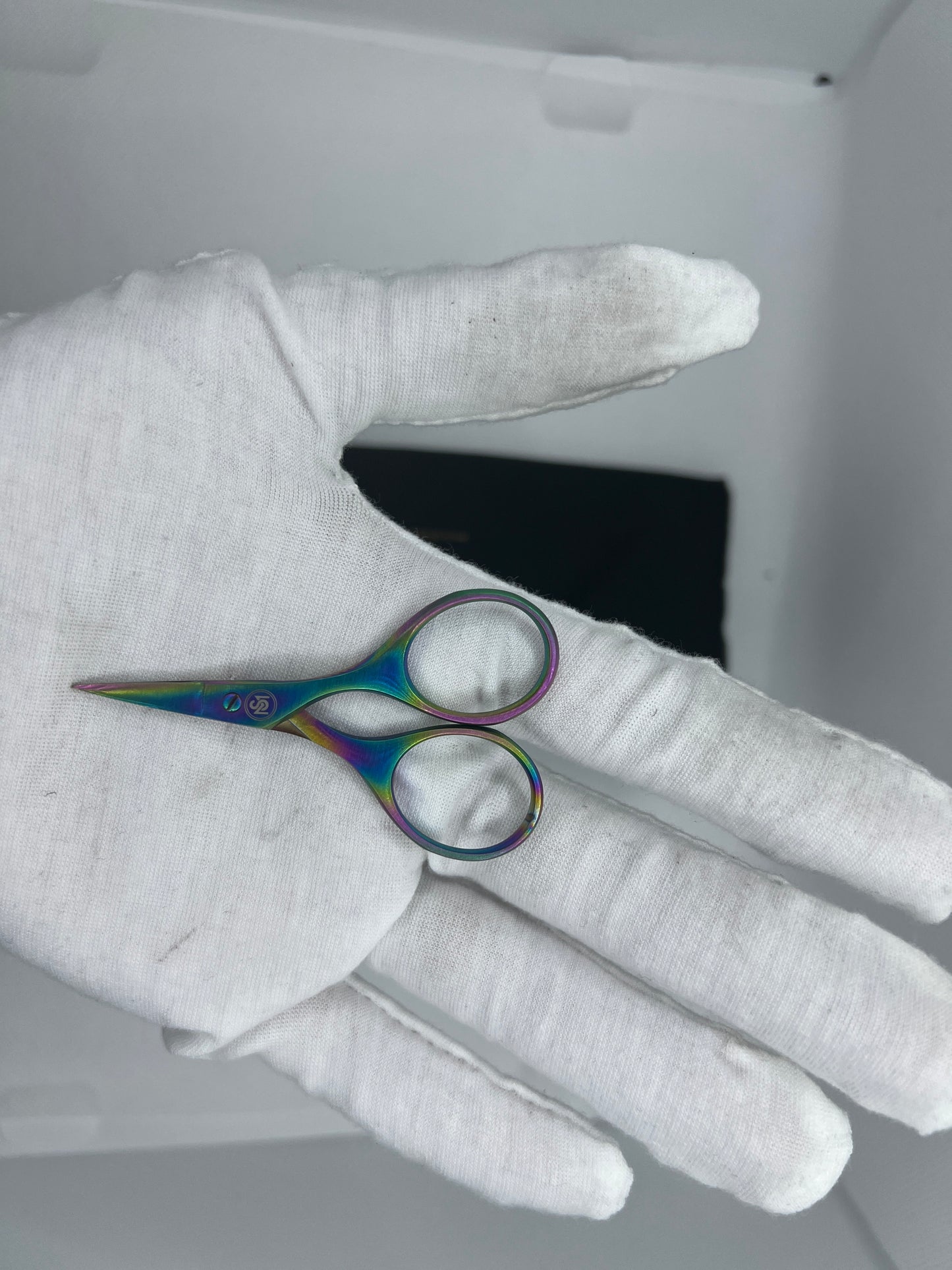 SM Micro-tip Embroidered Scissor Set